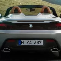 Autíčkářův týden: Tesla lže a Bugatti Veyron je pomalý žabař