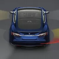 Tesla přijíždí bez řidiče. Máme se bát?