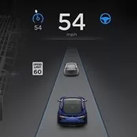 Tesla přijíždí bez řidiče. Máme se bát?