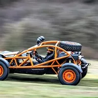 Autíčkářův týden: Kterak Ferrari přelstilo fyziku a lyžařovi shořelo Audi