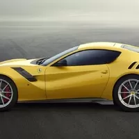 Autíčkářův týden: Kterak Ferrari přelstilo fyziku a lyžařovi shořelo Audi