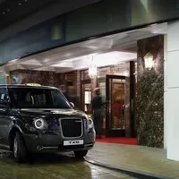 Autíčkářův týden: Londýn má nové taxi a Čína našla kladivo na BMW