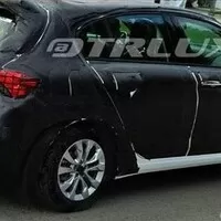 Autíčkářův týden: Londýn má nové taxi a Čína našla kladivo na BMW