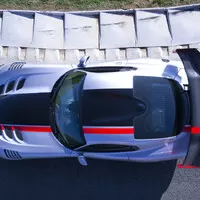 Dodge Viper drtí konkurenci, drží 14 traťových rekordů a poráží P1 i 918, přesto končí.