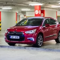 Citroën DS4 2.0 HDI: Kříženec, který požírá kupé?