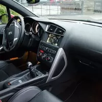Citroën DS4 2.0 HDI: Kříženec, který požírá kupé?