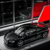 Autíčkářův týden: Volvo vyzývá na souboj klokany a LaFerrari oťukává Budapešť 