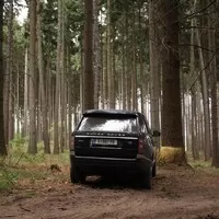 Range Rover Hybrid: Tohle auto prostě chcete