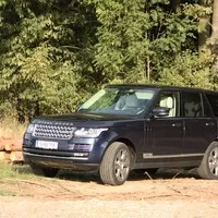 Range Rover Hybrid: Tohle auto prostě chcete