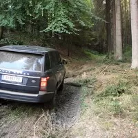 Range Rover Hybrid: Tohle auto prostě chcete