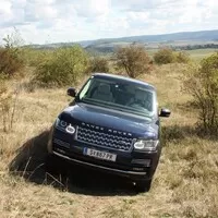 Range Rover Hybrid: Tohle auto prostě chcete