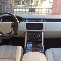 Range Rover Hybrid: Tohle auto prostě chcete