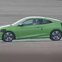 Autíčkářův týden: Corvette od Cadillacu a ohyzdné Ferrari