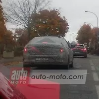 Autíčkářův týden: Corvette od Cadillacu a ohyzdné Ferrari