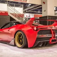 Autíčkářův týden: Corvette od Cadillacu a ohyzdné Ferrari