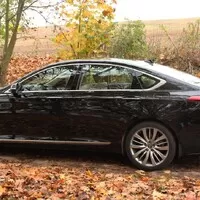 Hyundai Genesis 3.8 – Jednou nohou v luxusu