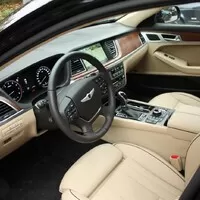 Hyundai Genesis 3.8 – Jednou nohou v luxusu