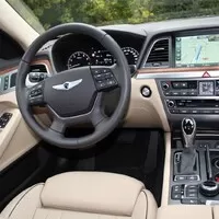 Hyundai Genesis 3.8 – Jednou nohou v luxusu