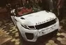 Autíčkářův týden: Konec zadohnaného BMW a Range Rover pod stanem