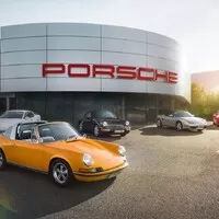 Autíčkářův týden: Oturbený trabant a adventní drift v Nissanu