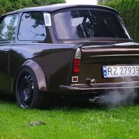 Autíčkářův týden: Oturbený trabant a adventní drift v Nissanu