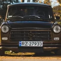 Autíčkářův týden: Oturbený trabant a adventní drift v Nissanu