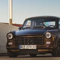 Autíčkářův týden: Oturbený trabant a adventní drift v Nissanu