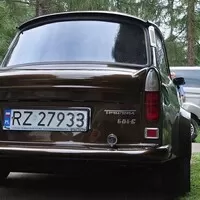 Autíčkářův týden: Oturbený trabant a adventní drift v Nissanu