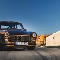 Autíčkářův týden: Oturbený trabant a adventní drift v Nissanu