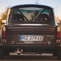 Autíčkářův týden: Oturbený trabant a adventní drift v Nissanu