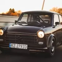 Autíčkářův týden: Oturbený trabant a adventní drift v Nissanu