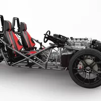 Polaris Slingshot – Zezadu moto, zepředu kára