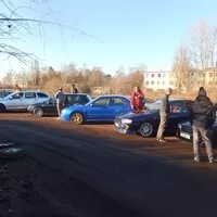 Mikulášské Kafe&Káry Praha: Hromada kár a hořící sudy