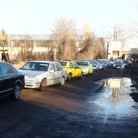 Mikulášské Kafe&Káry Praha: Hromada kár a hořící sudy