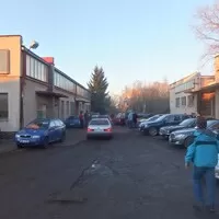Mikulášské Kafe&Káry Praha: Hromada kár a hořící sudy