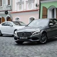 Škoda Superb vs. Mercedes-Benz C220CDI: Je to o značce či o velikosti?