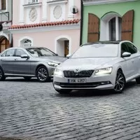 Škoda Superb vs. Mercedes-Benz C220CDI: Je to o značce či o velikosti?