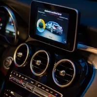 Škoda Superb vs. Mercedes-Benz C220CDI: Je to o značce či o velikosti?