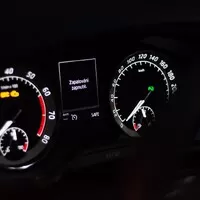 Škoda Superb vs. Mercedes-Benz C220CDI: Je to o značce či o velikosti?