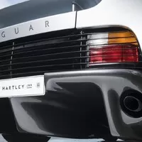 Na prodej je Jaguar XJ220 zn. sotva jetý