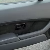 Na prodej je Jaguar XJ220 zn. sotva jetý