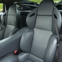 Na prodej je Jaguar XJ220 zn. sotva jetý