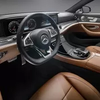 Interiér Mercedesu třídy E aneb poznej Éčko od Eska