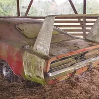 Raritní Charger Daytona zachráněný ze stodoly míří do aukce
