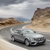 Nový Mercedes třídy E je definitivně venku