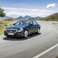 Nový Mercedes třídy E je definitivně venku