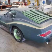 Dopřejte si správně úchylnou Corvette od slavného stavitele