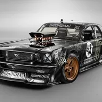 Lewis Hamilton si dělal zálusk na Hoonicorn Kena Blocka