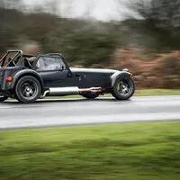Caterham představil verzi 620S „pro sraby“