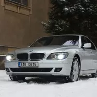 BMW 745d: Kosmická loď z minulosti